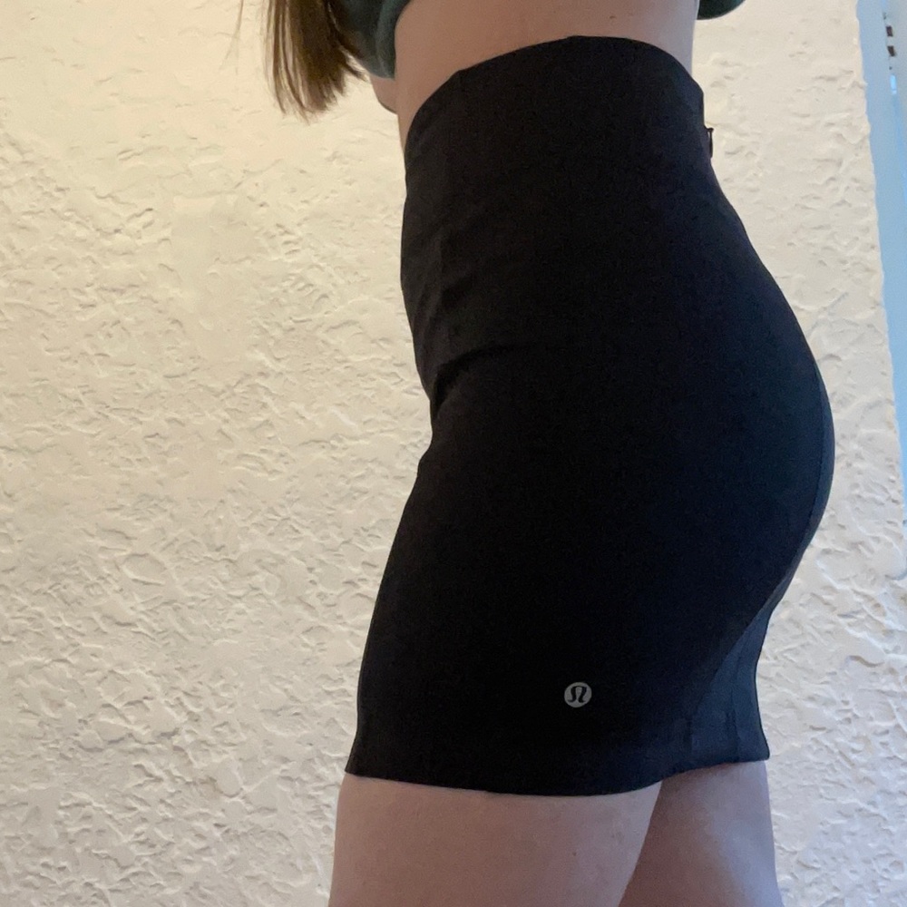 Lululemon Bodycon mini high waisted skirt size 4